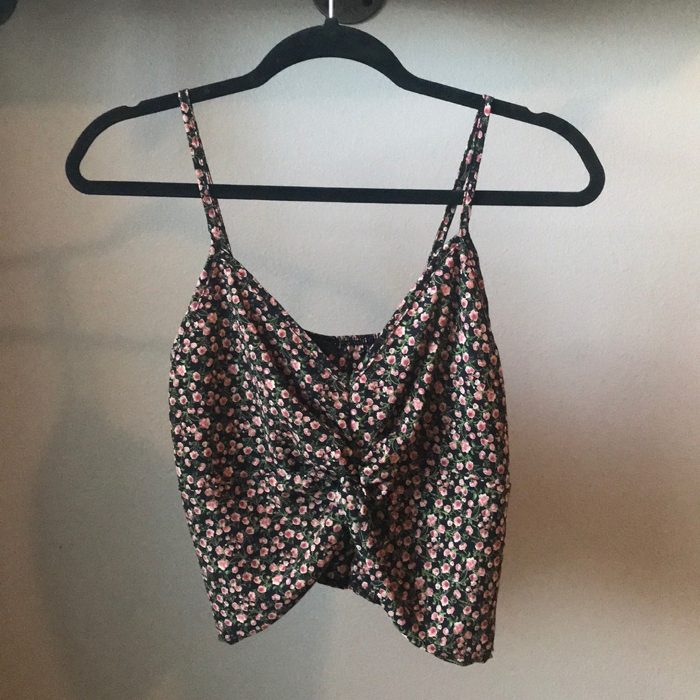 Adorable floral crop top. NWT!